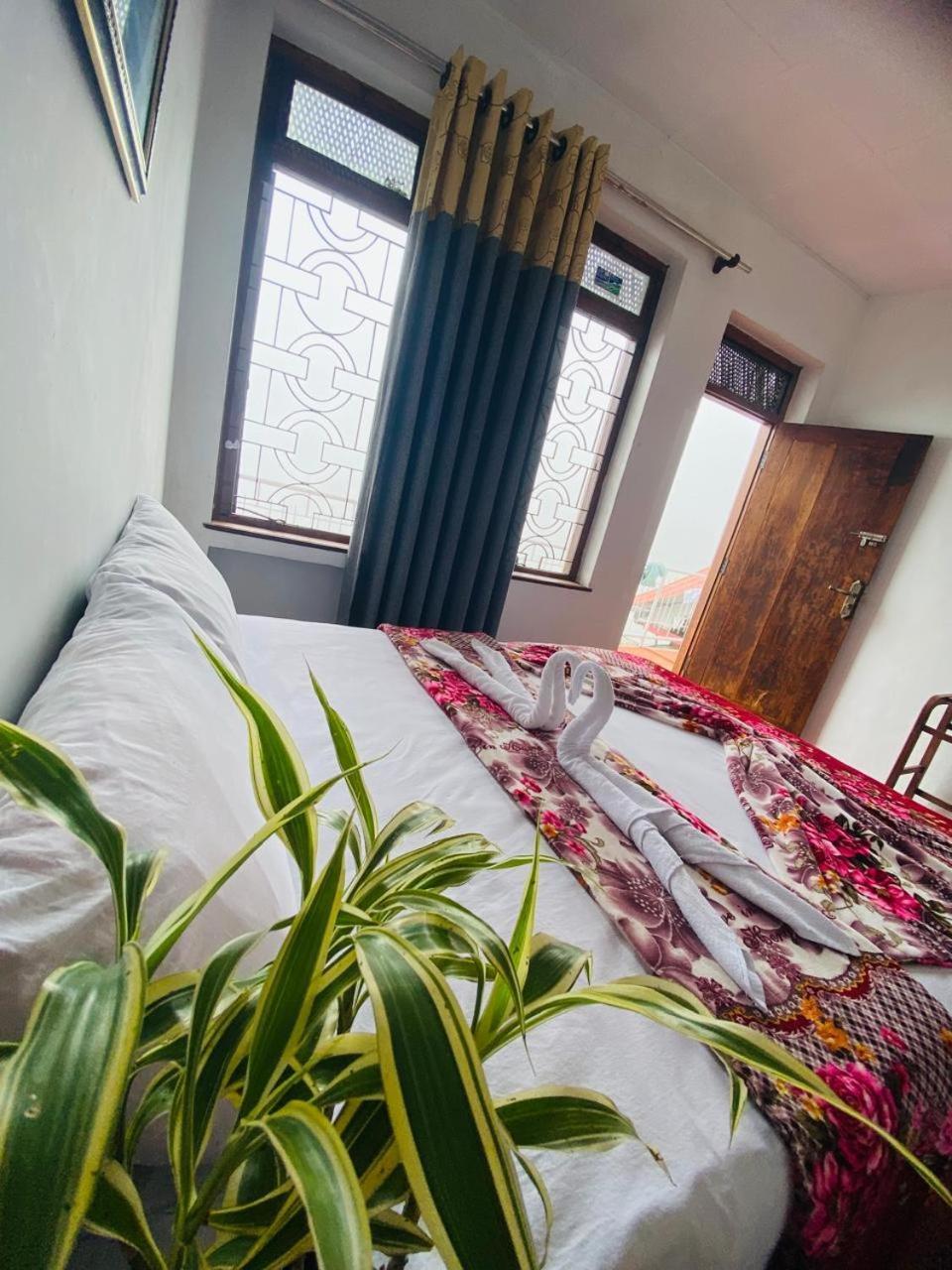 Farah Guest Inn Хапутале Экстерьер фото